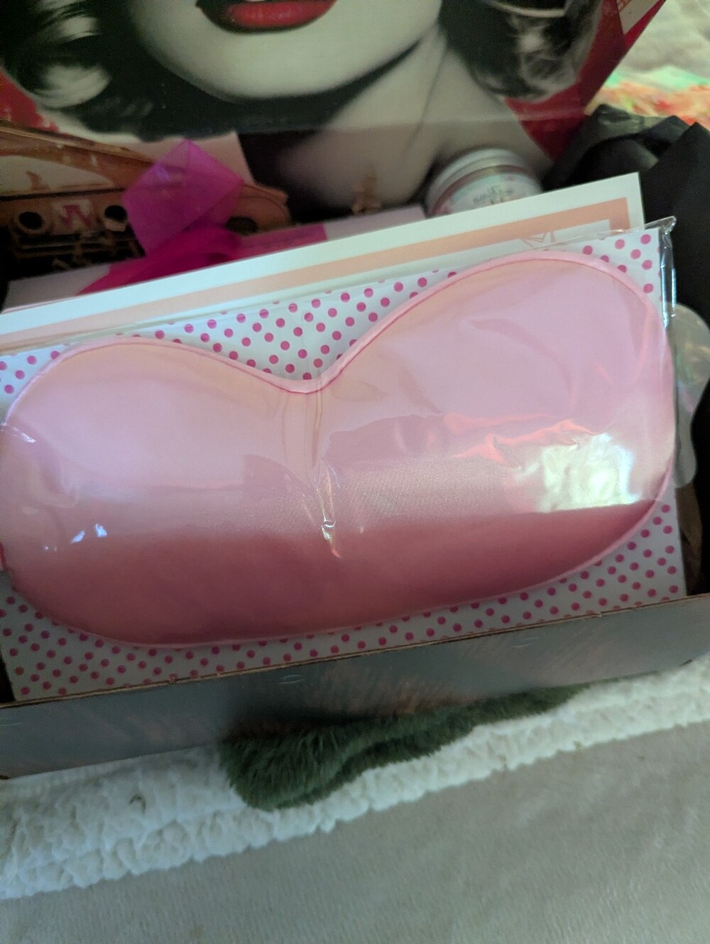 Subscription Box Items. - Picture 2 of 6
